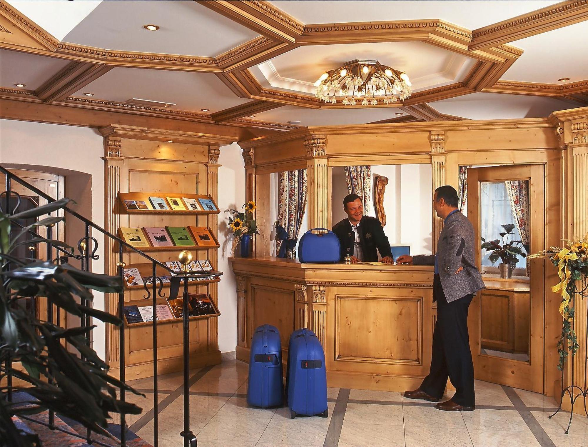 Hotel Zum Wolf Castelrotto Ngoại thất bức ảnh