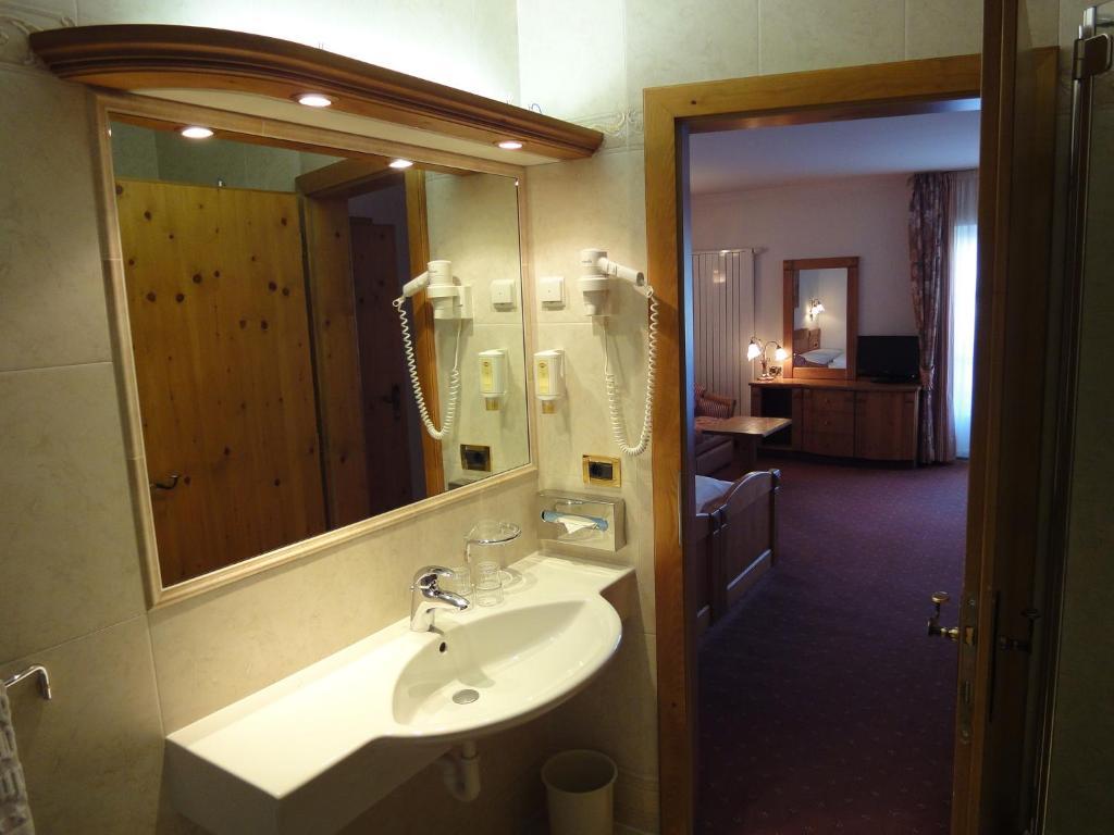 Hotel Zum Wolf Castelrotto Phòng bức ảnh